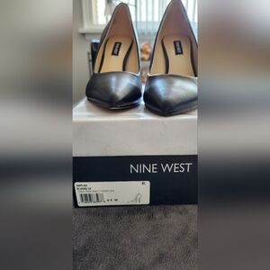 Nine West black leather pump, 6.5